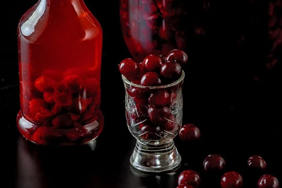 Jak zrobić nalewkę z wiśni - proste przepisy na domowy trunek