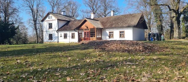 Dworek Marii Konopnickiej - historia, muzeum i aktualne wydarzenia