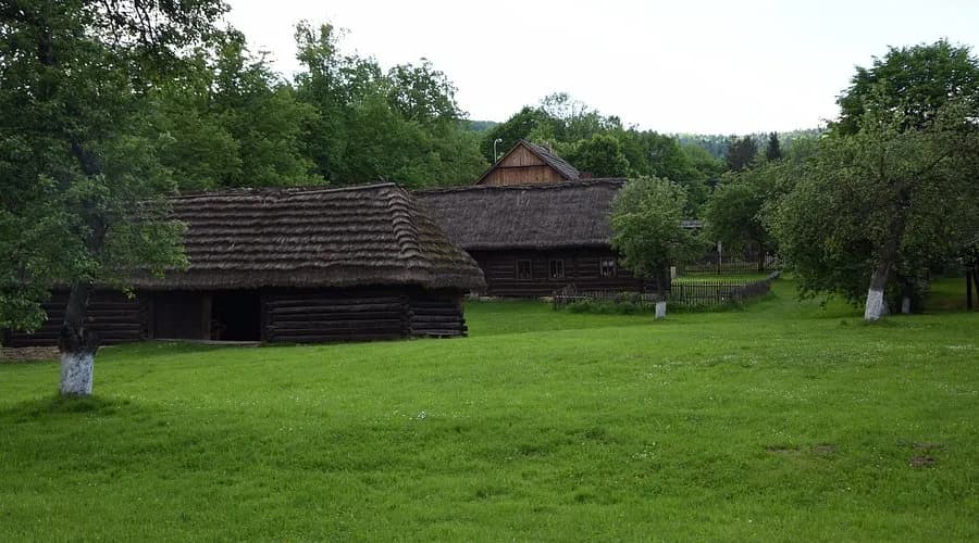 Skansen wsi pogórzańskiej - odkryj tajemnice tradycyjnej kultury
