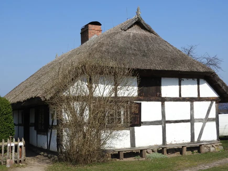 Skansen Nadole: Odkryj fascynującą historię i atrakcje dla rodzin