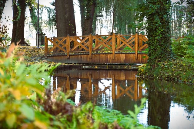 Sława atrakcje: najlepsze miejsca i aktywności nad jeziorem Sławskim