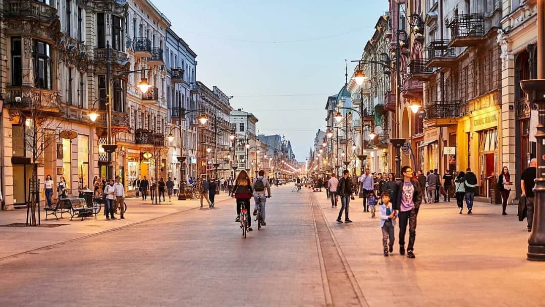 Najciekawsze atrakcje na Piotrkowskiej – co warto zobaczyć w Łodzi