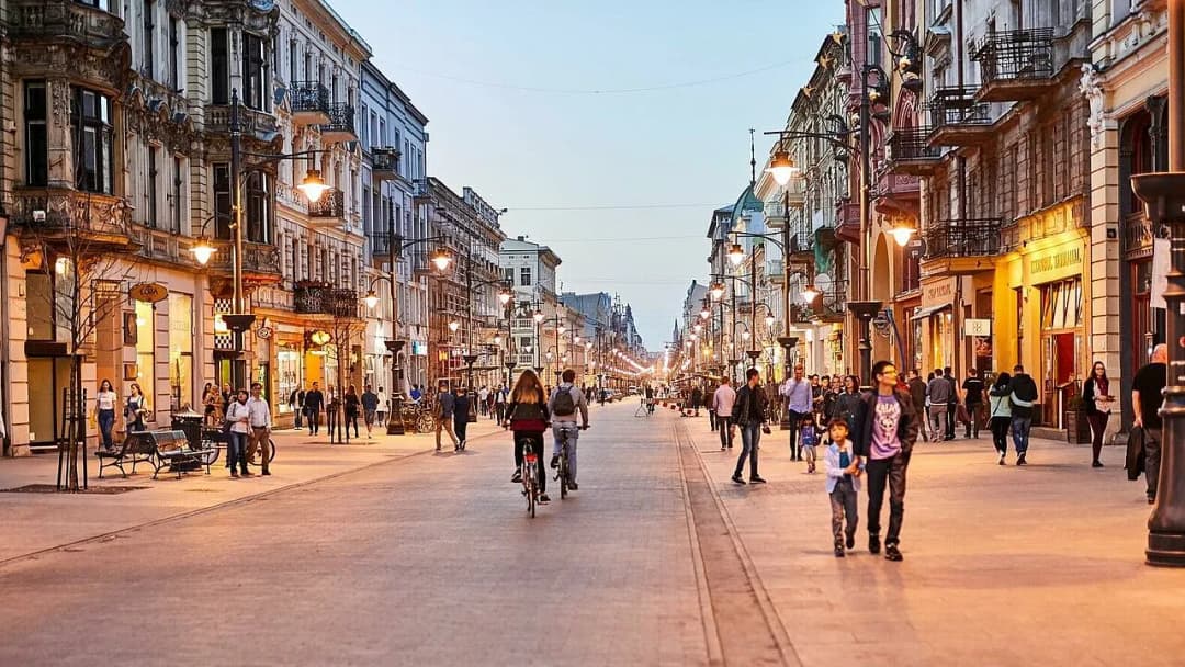 Najciekawsze atrakcje na Piotrkowskiej – co warto zobaczyć w Łodzi