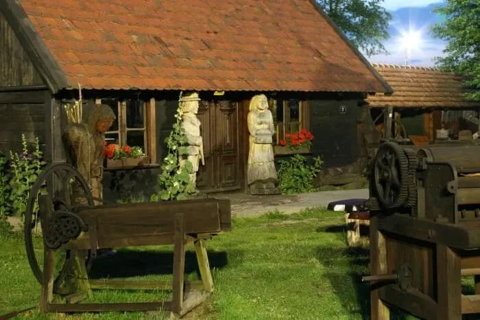 Stopka skansen: odkryj wyjątkowe atrakcje i smaki w rożnie