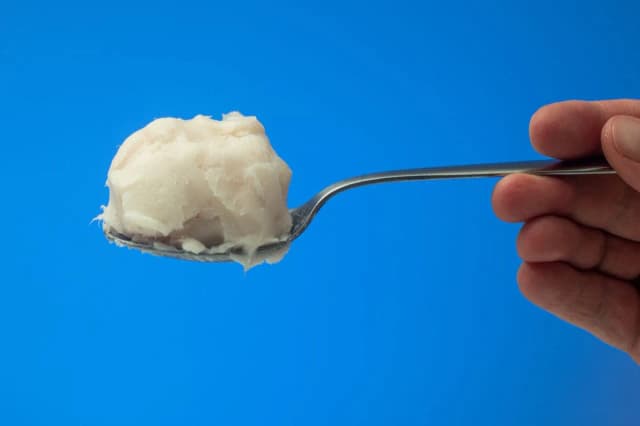 Smażyć na smalcu czy oleju: co jest zdrowsze i bezpieczniejsze?