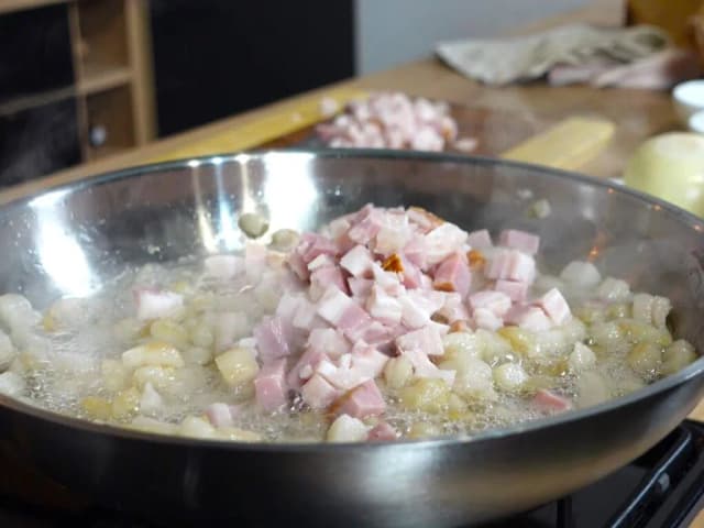 Jak zrobić smalec z boczkiem wędzonym - prosty przepis na smalec