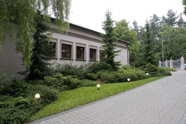 Leśny dworek brzeziny – idealne miejsce na niezapomniane wesele