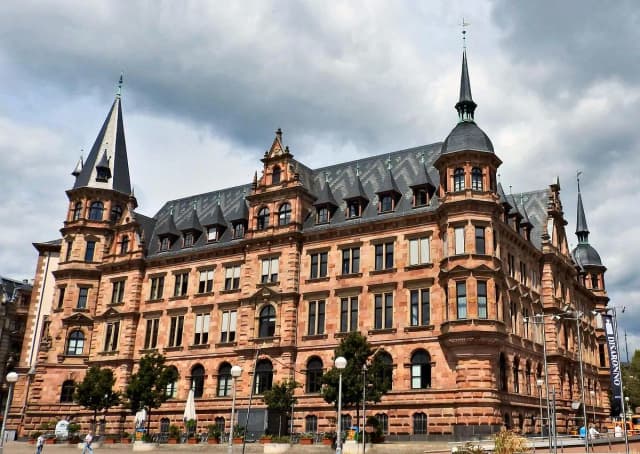 Wiesbaden atrakcje: odkryj niezwykłe miejsca i ukryte skarby